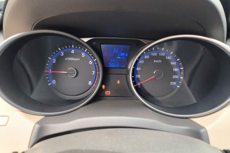 Used Hyundai ix35 2015 2.0L Automatic 2WD Comfort Edition China IV Standard Instrument Cluster