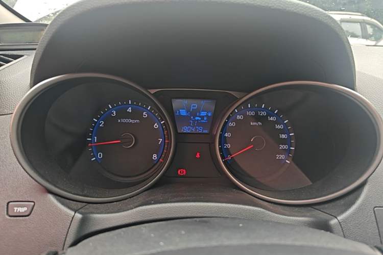Used Hyundai ix35 2015 2.0L Automatic 2WD Smart Version China V Standard Instrument Cluster