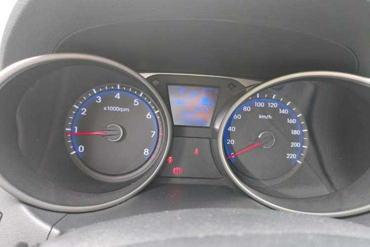 Used Hyundai ix35 2015 2.0L Automatic 2WD Smart Type China IV Instrument Cluster