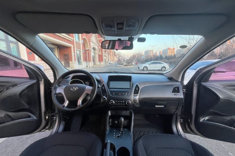Used Hyundai ix35 2015 2.0L Automatic 2WD Comfort Edition China V Standard Interior 1