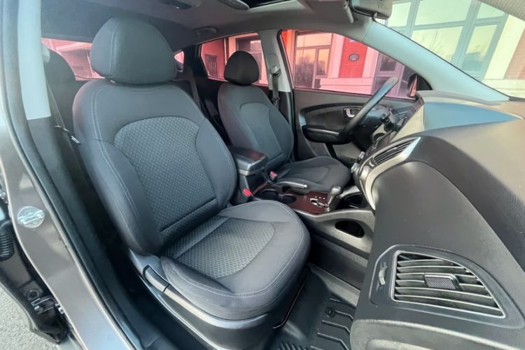 Used Hyundai ix35 2015 2.0L Automatic 2WD Comfort Edition China V Standard Interior 10