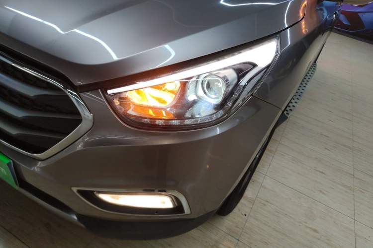 Used Hyundai ix35 2015 2.0L Automatic 2WD Smart Version China V Standard Left Front Headlight