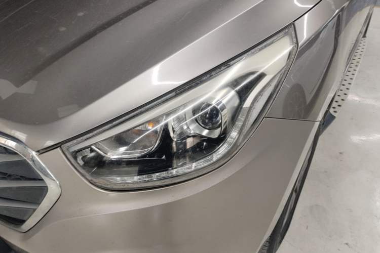 Used Hyundai ix35 2015 2.0L Automatic 2WD Smart Version China V Standard Left Front Headlight