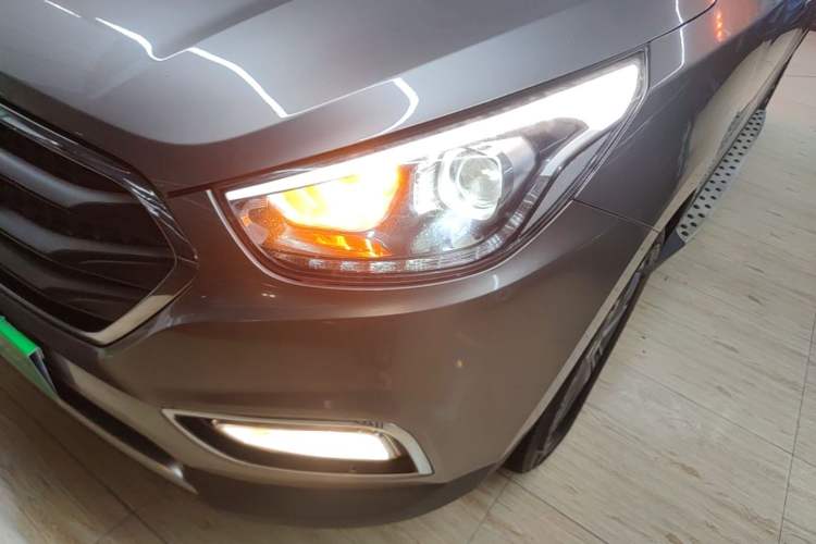 Used Hyundai ix35 2015 2.0L Automatic 2WD Smart Version China V Standard Left Front Headlight