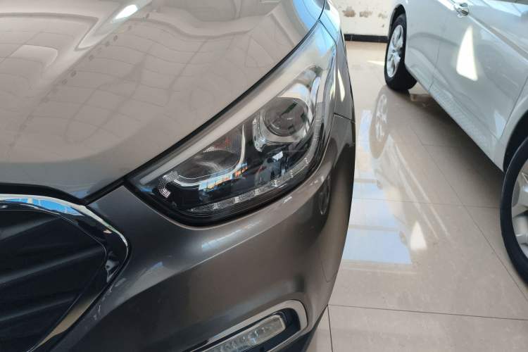 Used Hyundai ix35 2015 2.0L Automatic 2WD Comfort Edition China V Standard Left Front Headlight