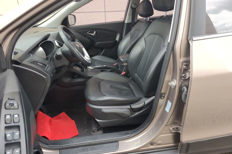 Used Hyundai ix35 2015 2.0L Automatic 2WD Smart Type China IV Left Front Seat