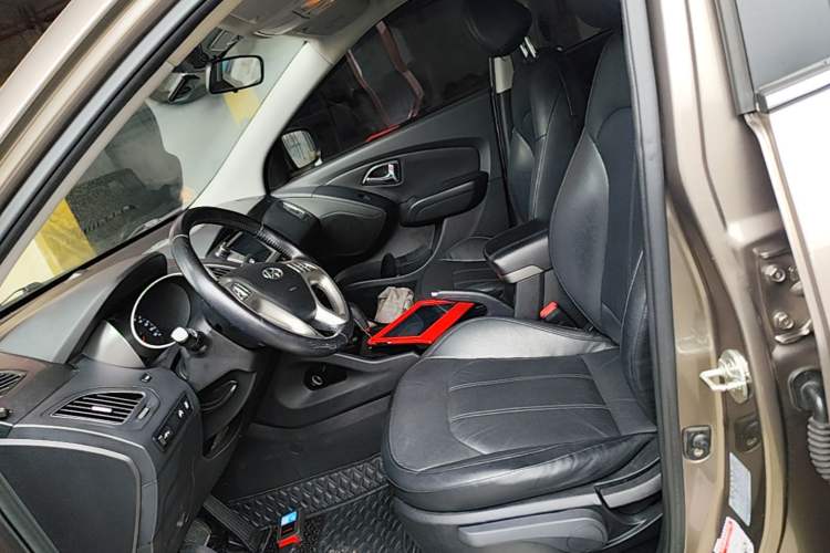 Used Hyundai ix35 2015 2.0L Automatic 2WD Smart Type China IV Left Front Seat