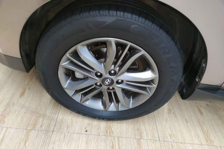 Used Hyundai ix35 2015 2.0L Automatic 2WD Smart Version China V Standard Left Front Wheel Hub
