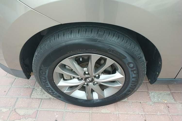 Used Hyundai ix35 2015 2.0L Manual Two-Wheel Drive Comfort Version China V Standard Left Front Wheel Hub