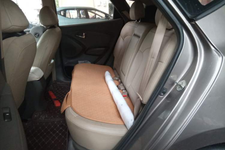 Used Hyundai ix35 2015 2.0L Automatic 2WD Smart Version China V Standard Left Rear Seat