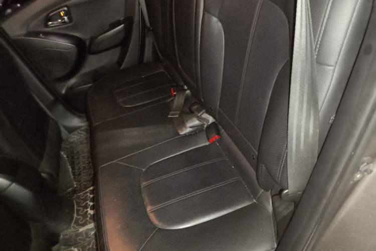 Used Hyundai ix35 2015 2.0L Automatic 2WD Smart Version China V Standard Left Rear Seat