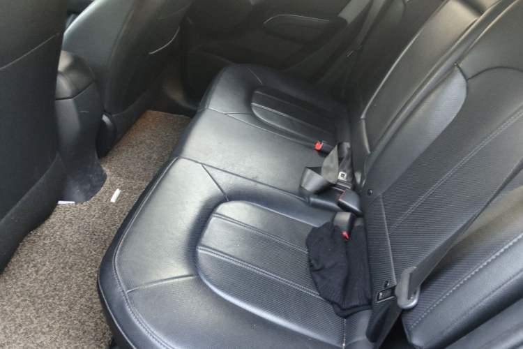 Used Hyundai ix35 2015 2.0L Automatic 2WD Smart Version China V Standard Left Rear Seat