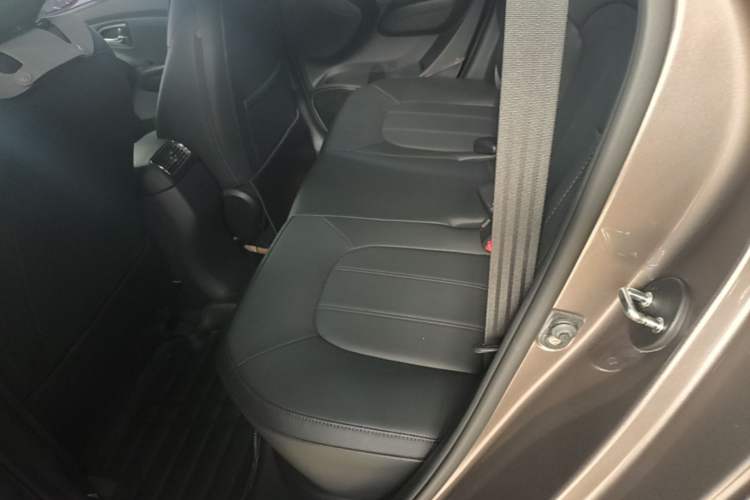 Used Hyundai ix35 2015 2.0L Automatic Two-Wheel Drive Leading Trim China V Standard Left Rear Seat