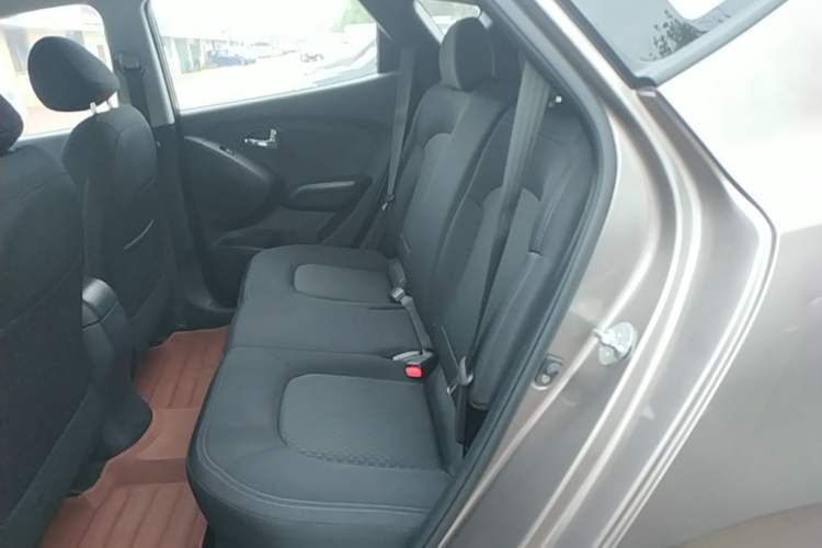 Used Hyundai ix35 2015 2.0L Manual Two-Wheel Drive Comfort Version China V Standard Left Rear Seat