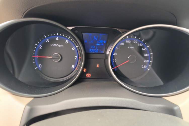 Used Hyundai ix35 2015 2.0L Automatic 2WD Comfort Edition China IV Standard Odometer Close Up