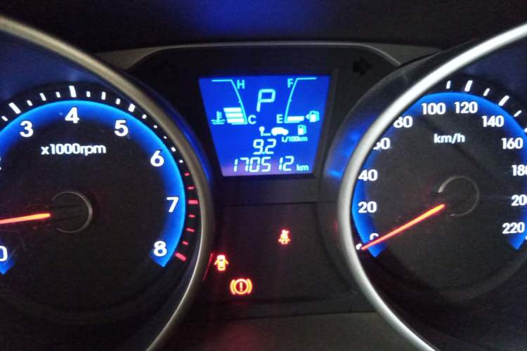Used Hyundai ix35 2015 2.0L Automatic 2WD Smart Version China V Standard Odometer Close Up