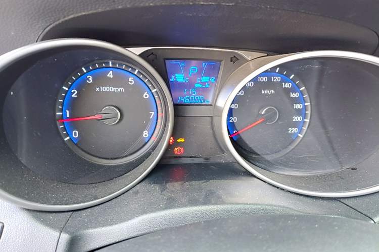 Used Hyundai ix35 2015 2.0L Automatic 2WD Comfort Edition China IV Standard Odometer Close Up