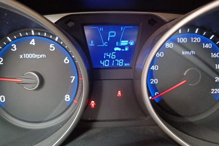 Used Hyundai ix35 2015 2.0L Automatic 2WD Comfort Edition China IV Standard Odometer Close Up