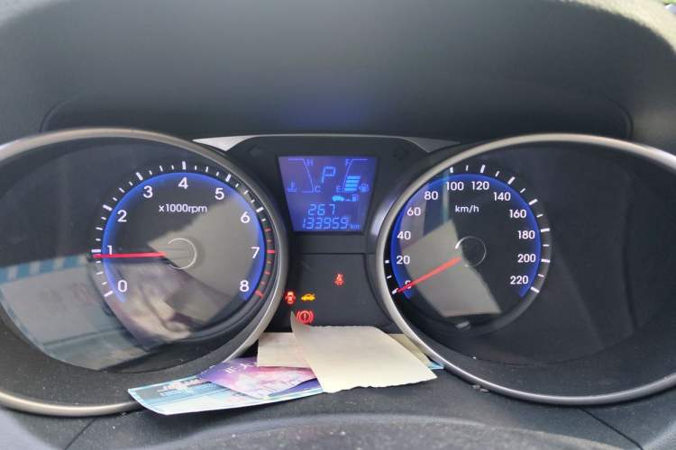 Used Hyundai ix35 2015 2.0L Automatic 2WD Smart Version China V Standard Odometer Close Up