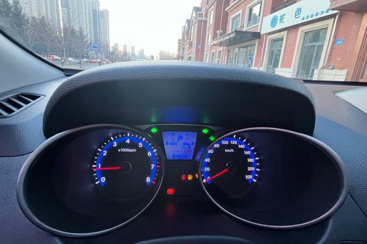 Used Hyundai ix35 2015 2.0L Automatic 2WD Comfort Edition China V Standard Odometer Close Up