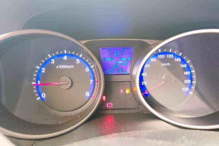 Used Hyundai ix35 2015 2.0L Automatic 2WD Comfort Edition China IV Standard Odometer Close Up