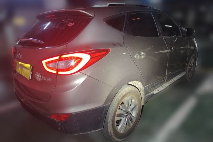 Used Hyundai ix35 2015 2.0L Automatic Two-Wheel Drive Leading Trim China IV Standard Rear Right 45 Deg