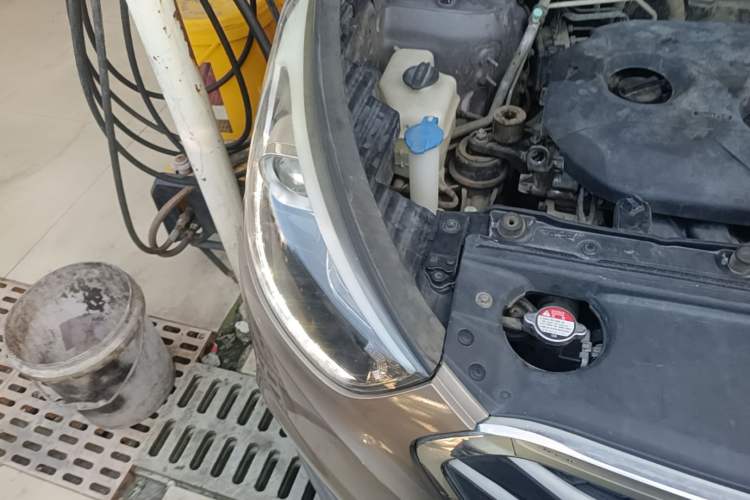Used Hyundai ix35 2015 2.0L Automatic 2WD Smart Version China V Standard Right Front Headlight