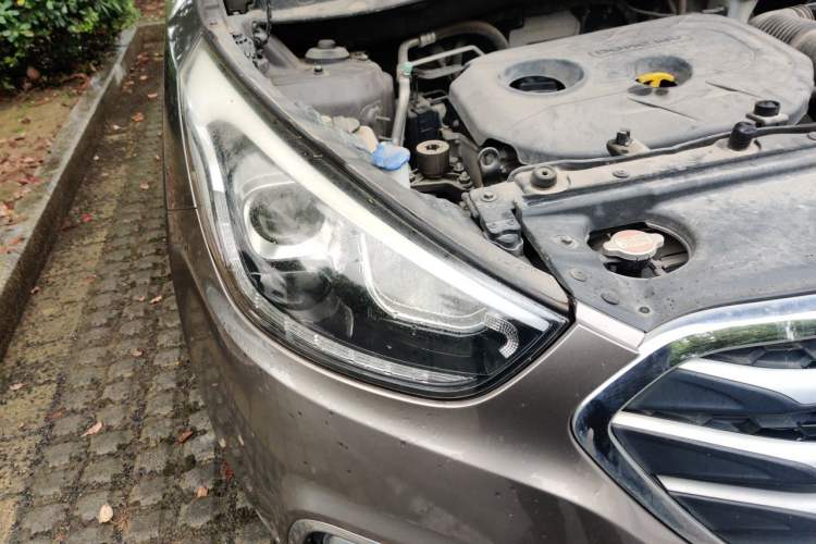 Used Hyundai ix35 2015 2.0L Automatic 2WD Smart Version China V Standard Right Front Headlight