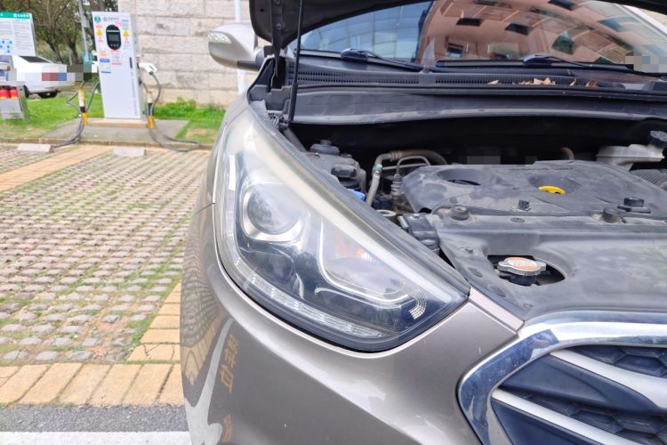 Used Hyundai ix35 2015 2.0L Automatic 2WD Comfort Edition China V Standard Right Front Headlight