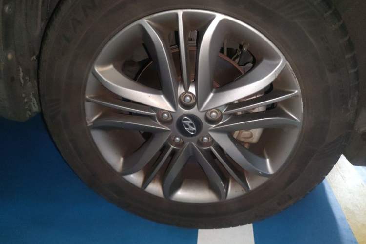 Used Hyundai ix35 2015 2.0L Automatic 2WD Smart Type China IV Right Front Wheel Hub