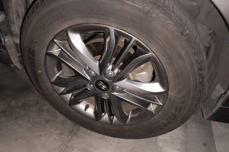Used Hyundai ix35 2015 2.0L Automatic 2WD Smart Version China V Standard Right Front Wheel Hub