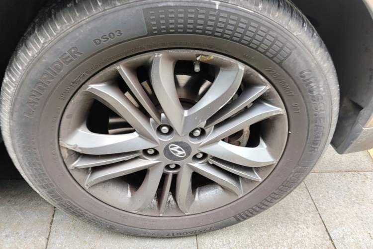 Used Hyundai ix35 2015 2.0L Automatic 2WD Smart Type China IV Right Front Wheel Hub
