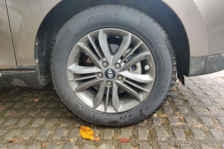 Used Hyundai ix35 2015 2.0L Automatic 2WD Smart Version China V Standard Right Front Wheel Hub