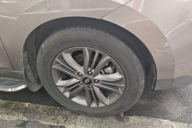 Used Hyundai ix35 2015 2.0L Automatic 2WD Smart Type China IV Right Front Wheel Hub