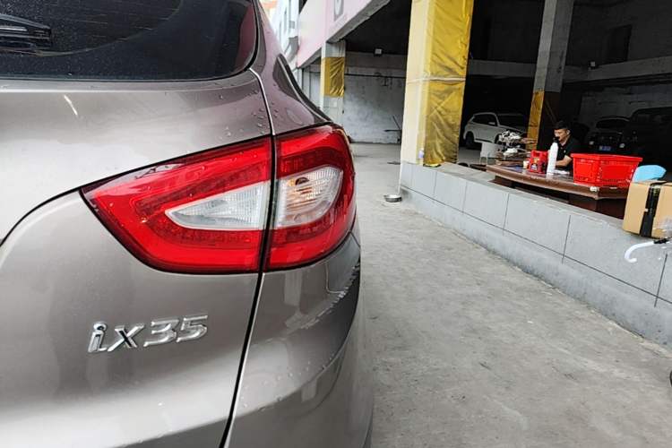 Used Hyundai ix35 2015 2.0L Automatic 2WD Smart Type China IV Right Rear Taillight