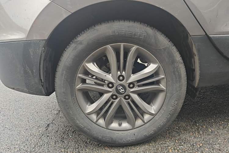 Used Hyundai ix35 2015 2.0L Automatic 2WD Smart Version China V Standard Right Rear Wheel Hub