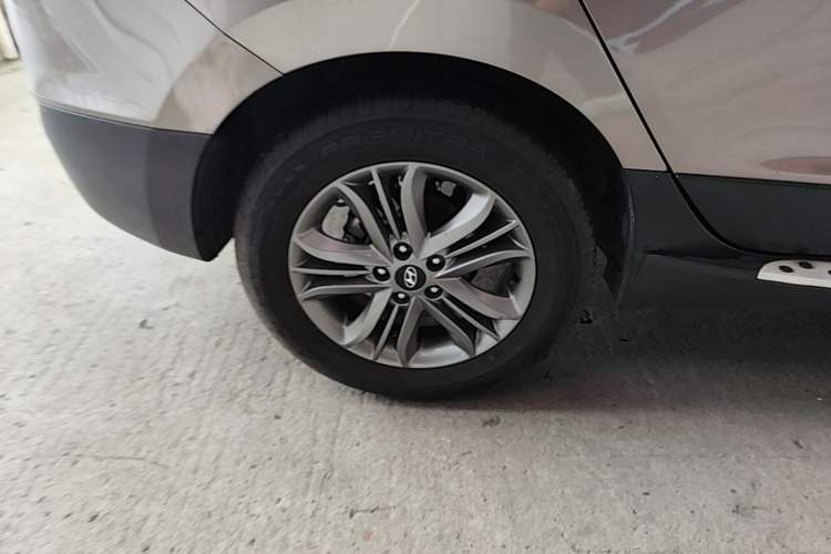 Used Hyundai ix35 2015 2.0L Automatic 2WD Smart Type China IV Right Rear Wheel Hub