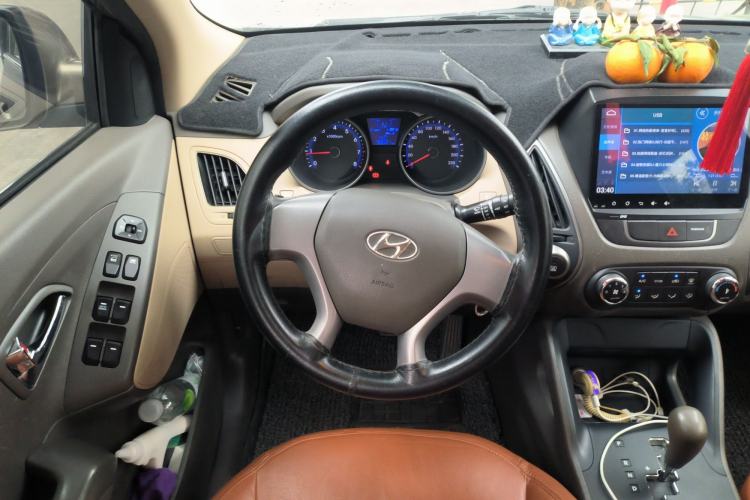 Used Hyundai ix35 2015 2.0L Automatic 2WD Comfort Edition China IV Standard Steering Wheel