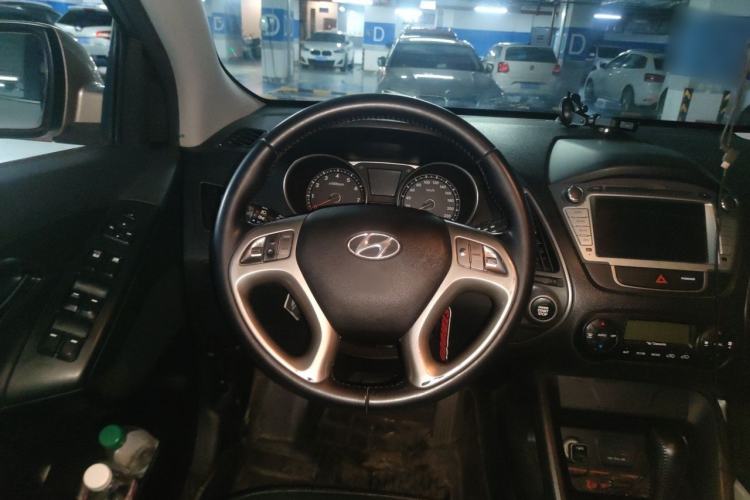 Used Hyundai ix35 2015 2.0L Automatic 2WD Smart Type China IV Steering Wheel