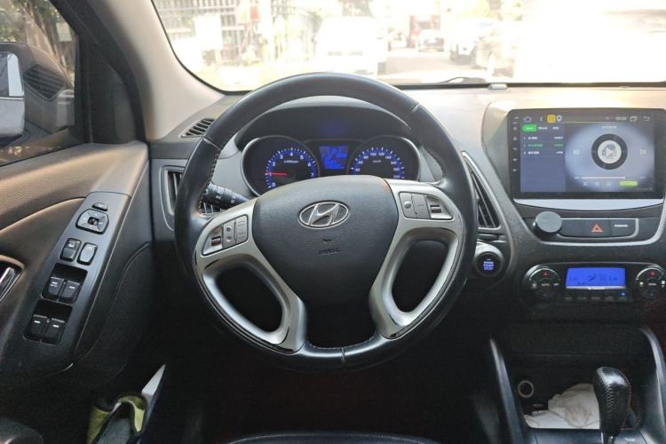 Used Hyundai ix35 2015 2.0L Automatic 2WD Smart Type China IV Steering Wheel