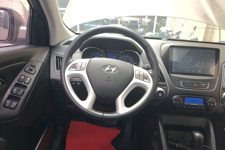 Used Hyundai ix35 2015 2.0L Automatic 2WD Smart Type China IV Steering Wheel