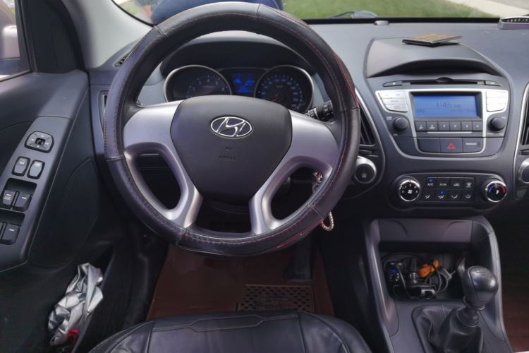Used Hyundai ix35 2015 2.0L Manual Two-Wheel Drive Comfort Version China V Standard Steering Wheel