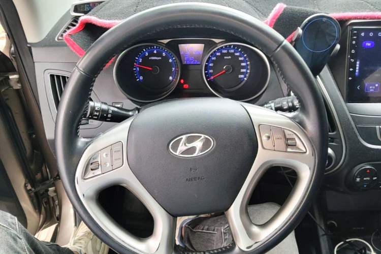 Used Hyundai ix35 2015 2.0L Automatic 2WD Smart Type China IV Steering Wheel