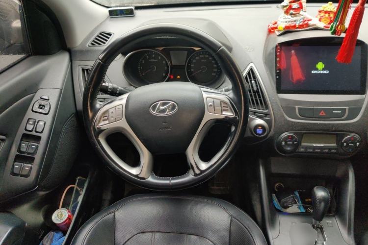 Used Hyundai ix35 2015 2.0L Automatic 2WD Smart Version China V Standard Steering Wheel