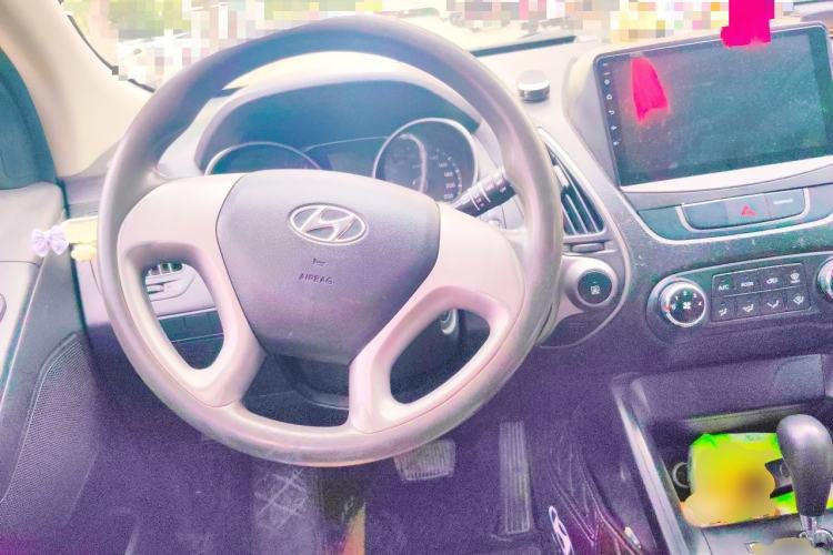 Used Hyundai ix35 2015 2.0L Automatic 2WD Comfort Edition China IV Standard Steering Wheel