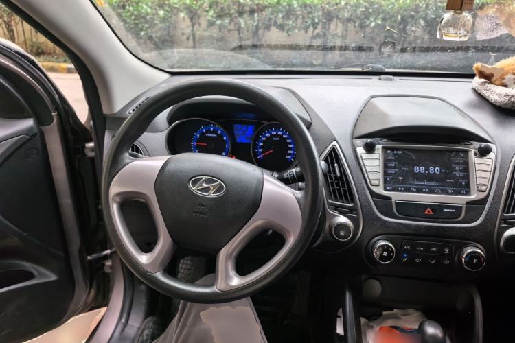 Used Hyundai ix35 2015 2.0L Automatic 2WD Comfort Edition China V Standard Steering Wheel