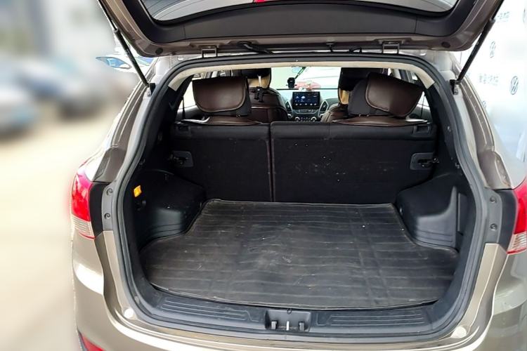 Used Hyundai ix35 2015 2.0L Automatic 2WD Comfort Edition China IV Standard Trunk