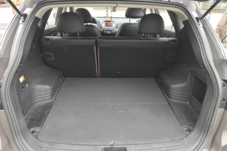Used Hyundai ix35 2015 2.0L Automatic 2WD Smart Type China IV Trunk