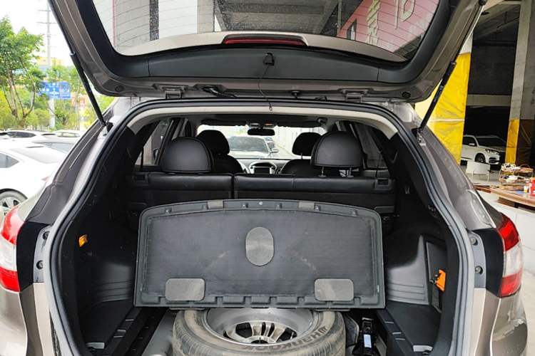 Used Hyundai ix35 2015 2.0L Automatic 2WD Smart Type China IV Trunk