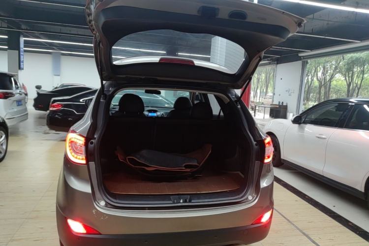 Used Hyundai ix35 2015 2.0L Automatic 2WD Smart Version China V Standard Trunk